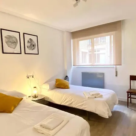 Espléndido Apto Junto A Puente - Appartement